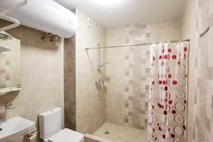 East Residence, вул. М. Драгоманова 2Б 12