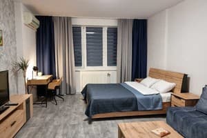Квартира Home hotel ул. Раисы Окипной